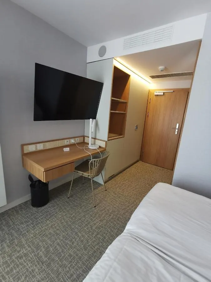 Hotel Zhong Hua Sopoty 3*,